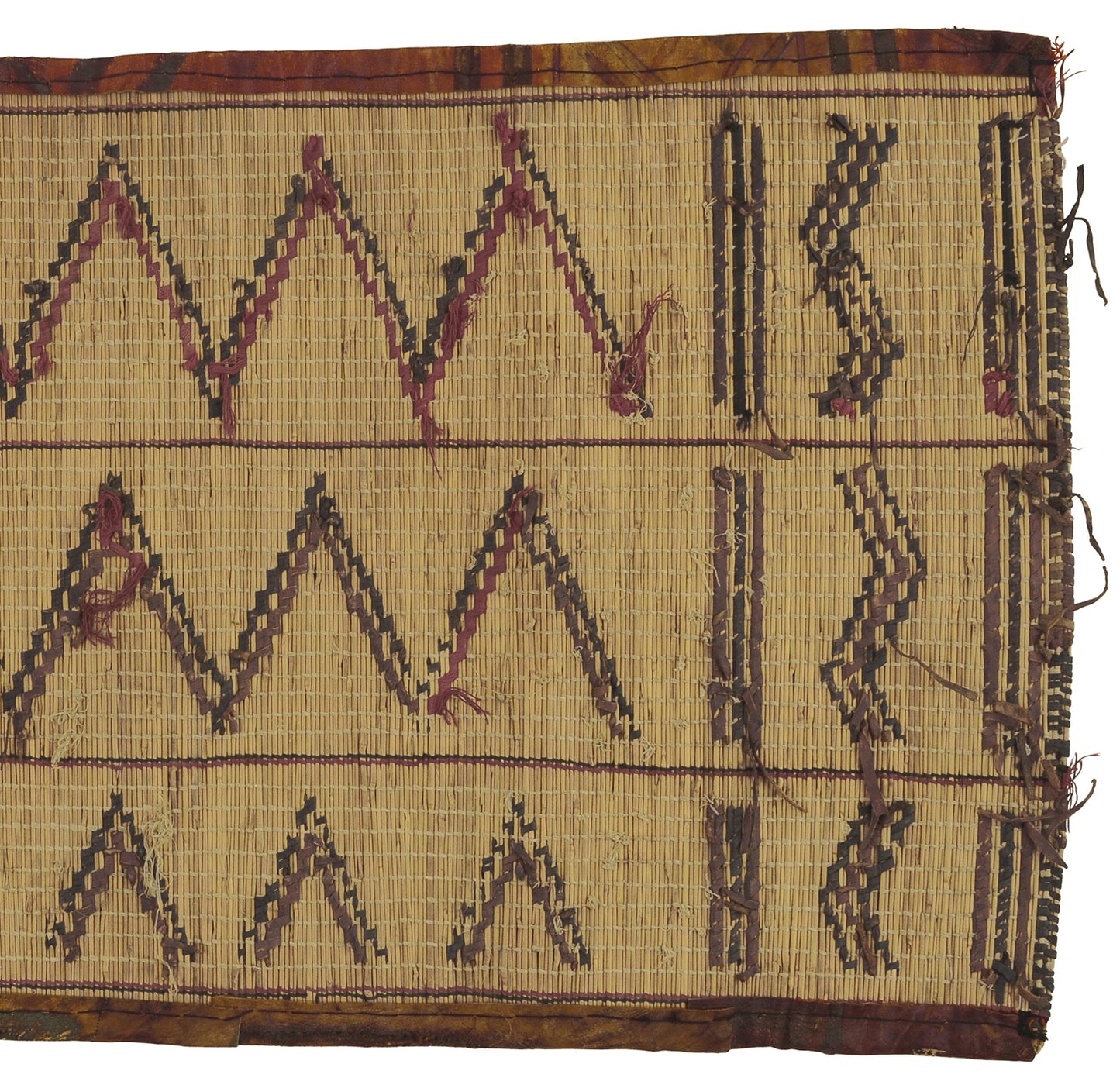 Traditional Tuareg Straw Mat 89×44 cm – Sahara Nomad Leather Rug