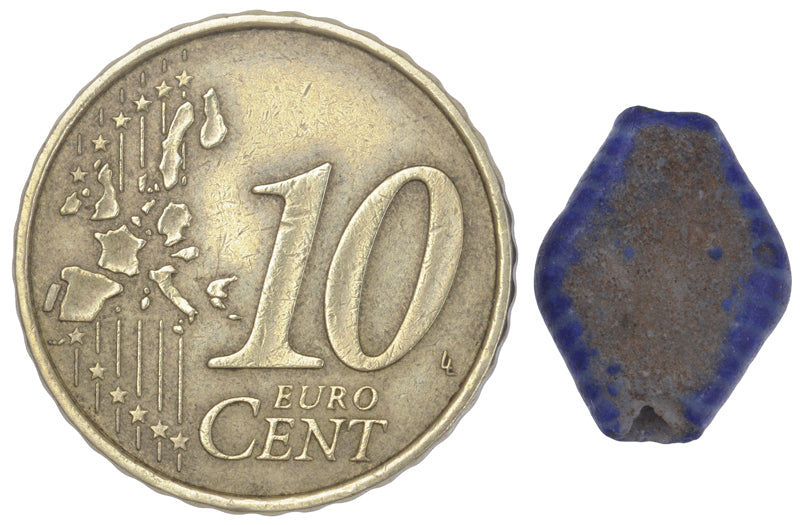 Rare Old Diamond-Shaped Kiffa Bead - Mauritanian Glass Bead - close-up