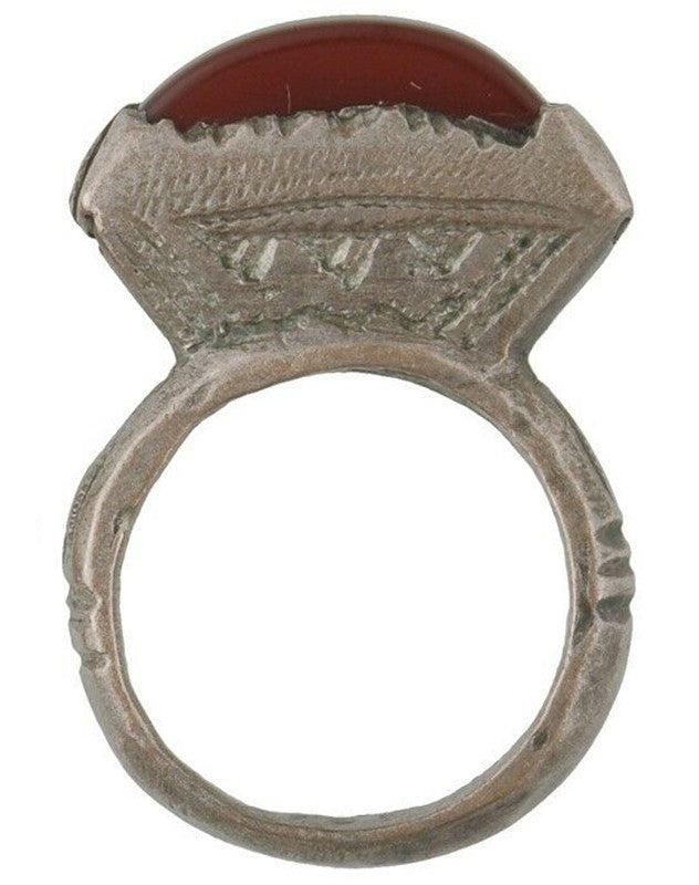 Vintage Tuareg Silver Ring with Agate Stone – Sahara Nomad Jewelry