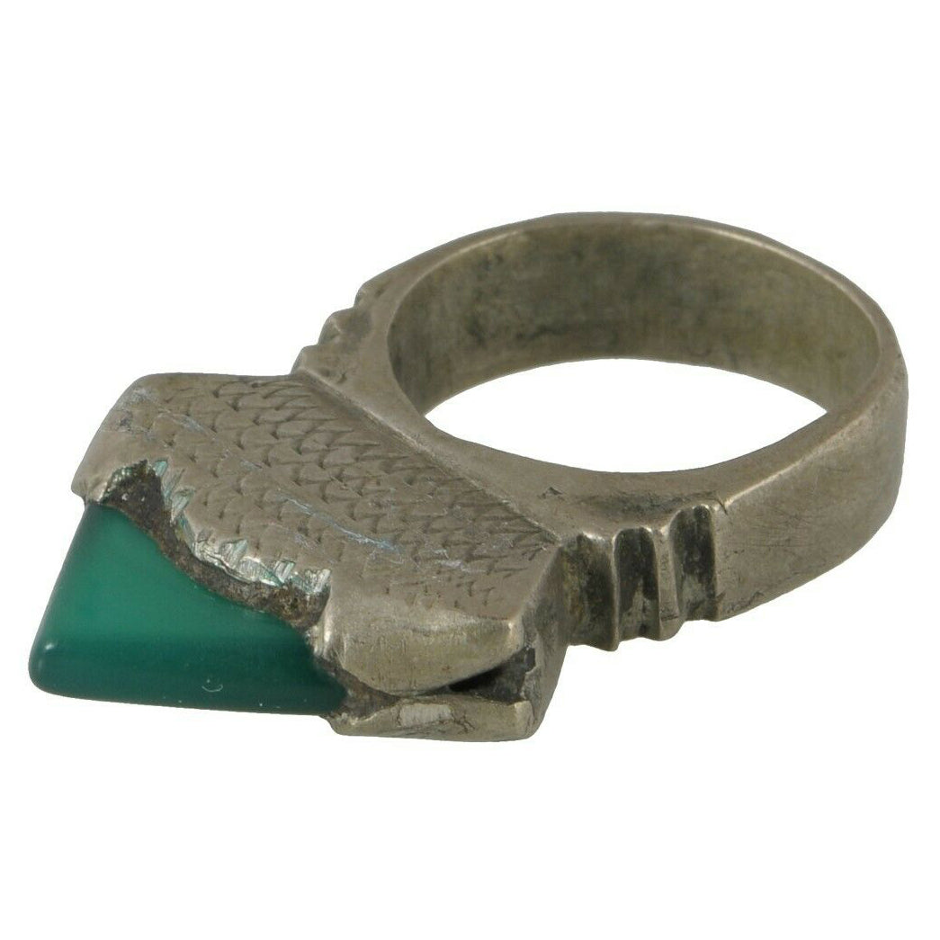 Vintage Tuareg Silver Ring with Green Glass Insert – Ethnic Nomad Jewelry