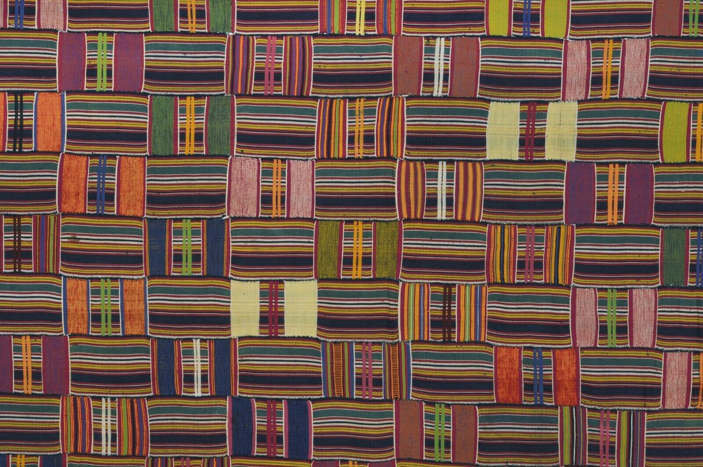 Vintage 1970s Handwoven Ewe Kente Cloth – 71¼″×48¼″ Volta, Ghana