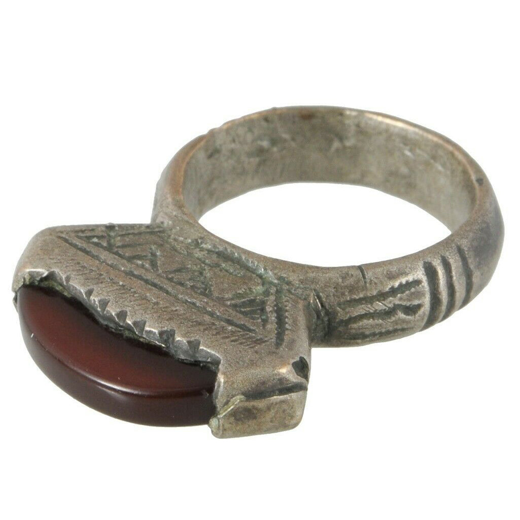 Vintage Tuareg Silver Ring with Agate Stone – Sahara Nomad Jewelry