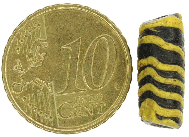 Rare Black & Yellow Fustat Islamic Glass Bead - 1200 Ad - zoomed-in detail